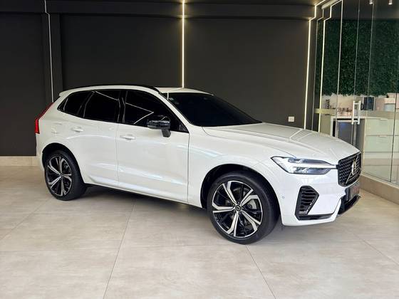 VOLVO XC60 2.0 T8 RECHARGE ULTIMATE DARK AWD GEARTRONIC VOLVO XC60 2.0 T8 RECHARGE ULTIMATE DARK AWD GEARTRONIC